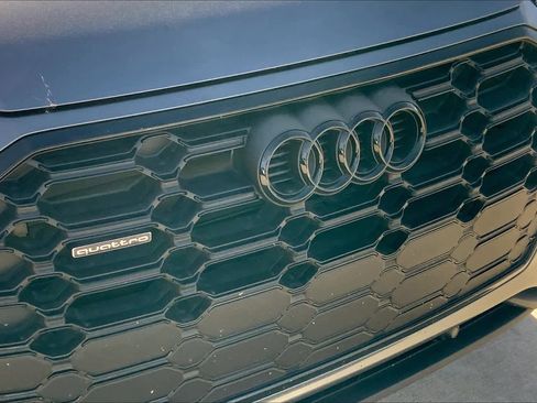 Used 2024 Audi Q5 2.0T Premium w/ Summer of Audi Package AWD/4WD image 29