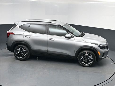 New 2026 Kia Seltos EX image 7