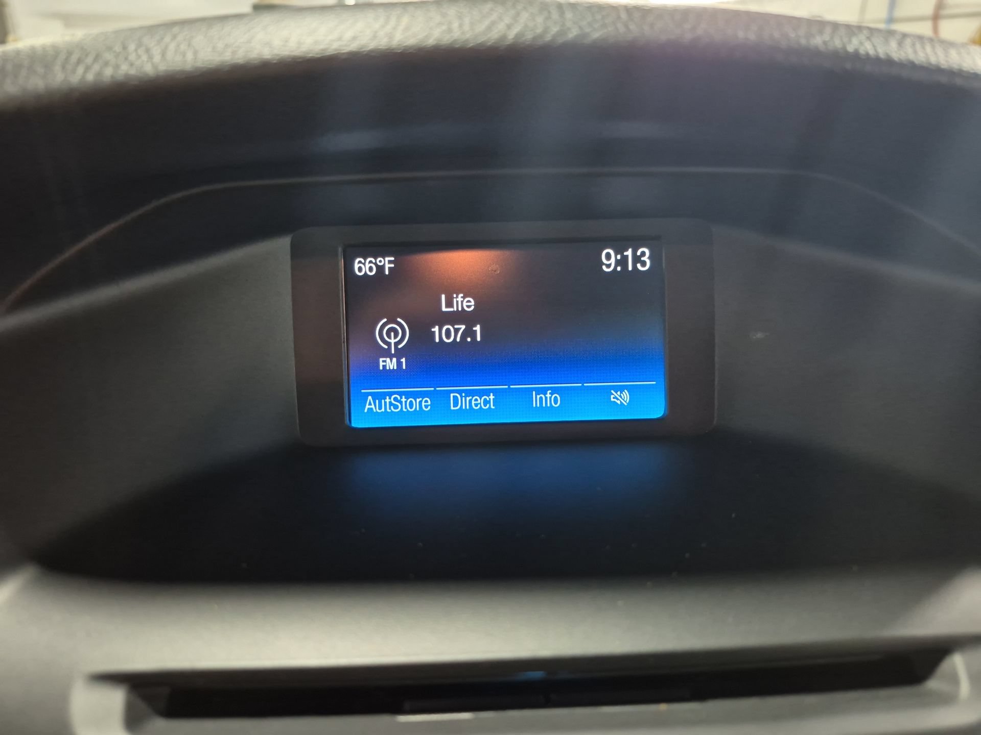 Used 2015 Ford Focus SE FWD image 14