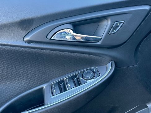 Used 2023 Chevrolet Malibu LT image 11