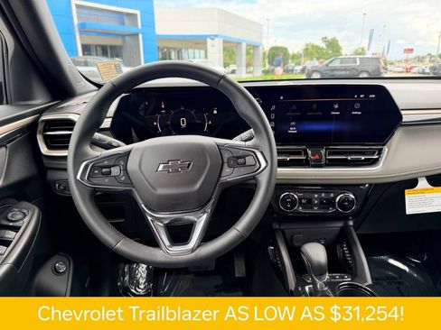 Used 2026 Chevrolet TrailBlazer ACTIV w/ Convenience Package FWD image 11