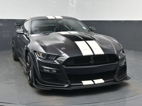 Used 2022 Ford Mustang Shelby GT500 w/ Carbon Fiber Track Pack RWD image 21