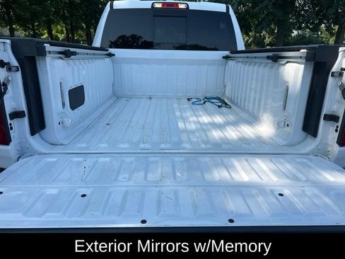 Used 2025 RAM 1500 Laramie w/ Sport Appearance Package AWD/4WD image 5