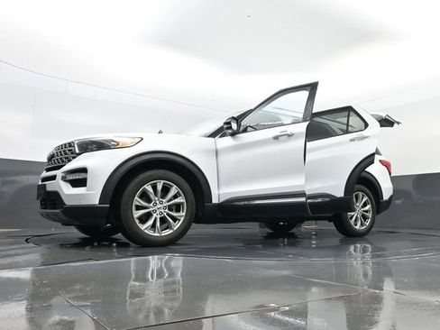 Used 2023 Ford Explorer Limited w/ Equipment Group 301A AWD/4WD image 36