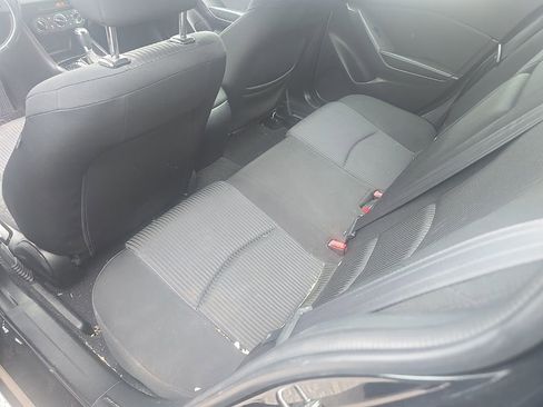 Used 2015 MAZDA MAZDA3 i Touring image 10