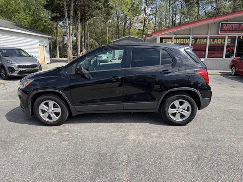 Used 2019 Chevrolet Trax LS w/ Tint and Cruise Package image 3