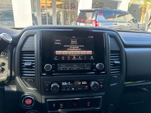 Used 2024 Nissan Titan SV w/ SV Convenience Package image 20