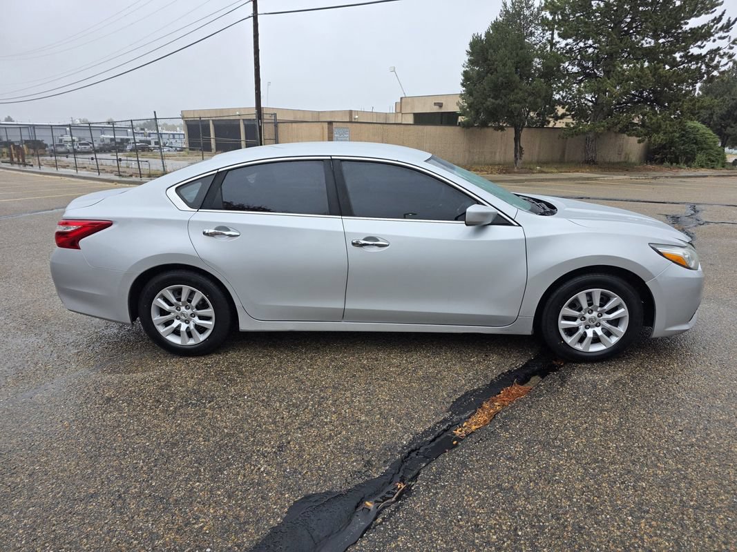 Used 2016 Nissan Altima 2.5 S w/ Power Driver Seat Package FWD image 9