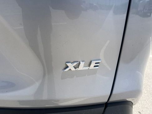 Used 2021 Toyota RAV4 XLE w/ Convenience Package FWD image 21