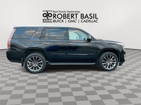 Used 2019 Cadillac Escalade Luxury w/ Escalade Sport Edition AWD/4WD image 9