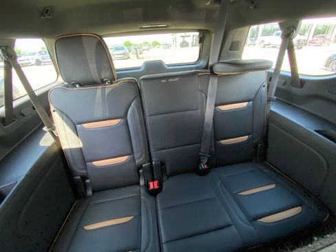 Used 2022 GMC Yukon XL AT4 AWD/4WD image 30