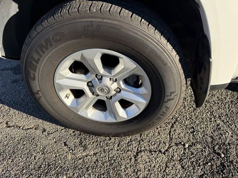 Used 2017 Toyota 4Runner SR5 Premium image 21