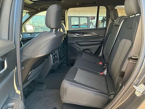 New 2025 Jeep Grand Cherokee image 24