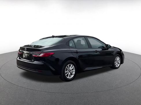 Used 2025 Toyota Camry LE image 11