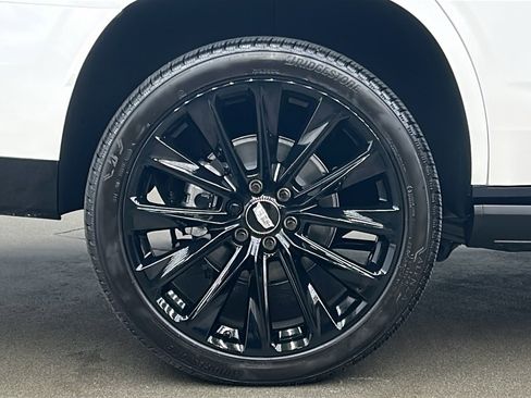 Used 2025 Cadillac Escalade Sport Platinum image 11