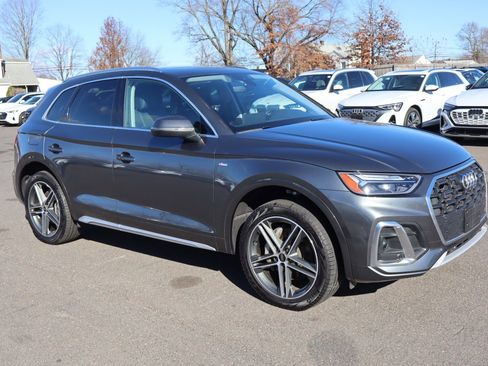 Used 2025 Audi Q5 e Premium Plus image 3