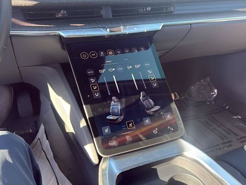 Used 2025 Lucid Air Touring AWD/4WD image 27