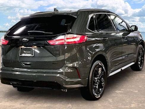 Used 2022 Ford Edge SE w/ Black Appearance Package image 6