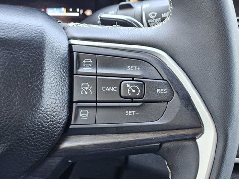 Used 2024 Jeep Grand Cherokee L Limited w/ Luxury Tech Group II image 18