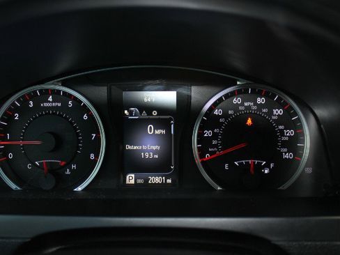 Used 2016 Toyota Camry SE image 21