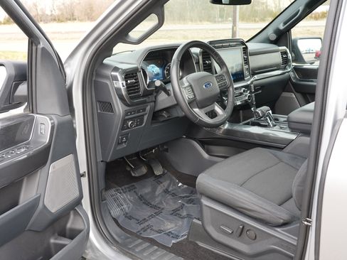 Used 2022 Ford F150 XLT w/ Equipment Group 302A High image 17