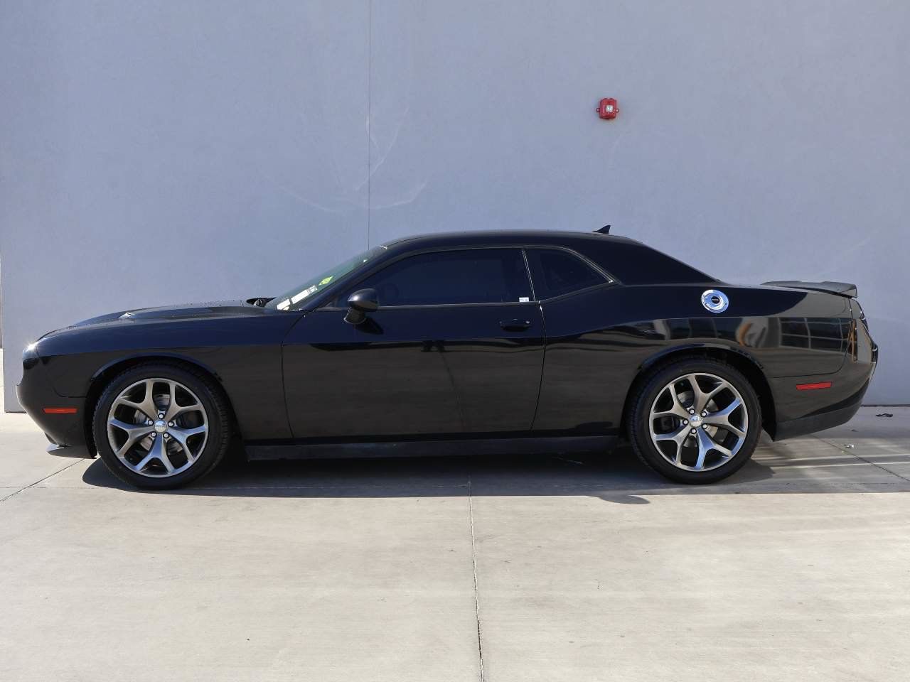 Used 2015 Dodge Challenger SXT Plus w/ Driver Convenience Group RWD image 2