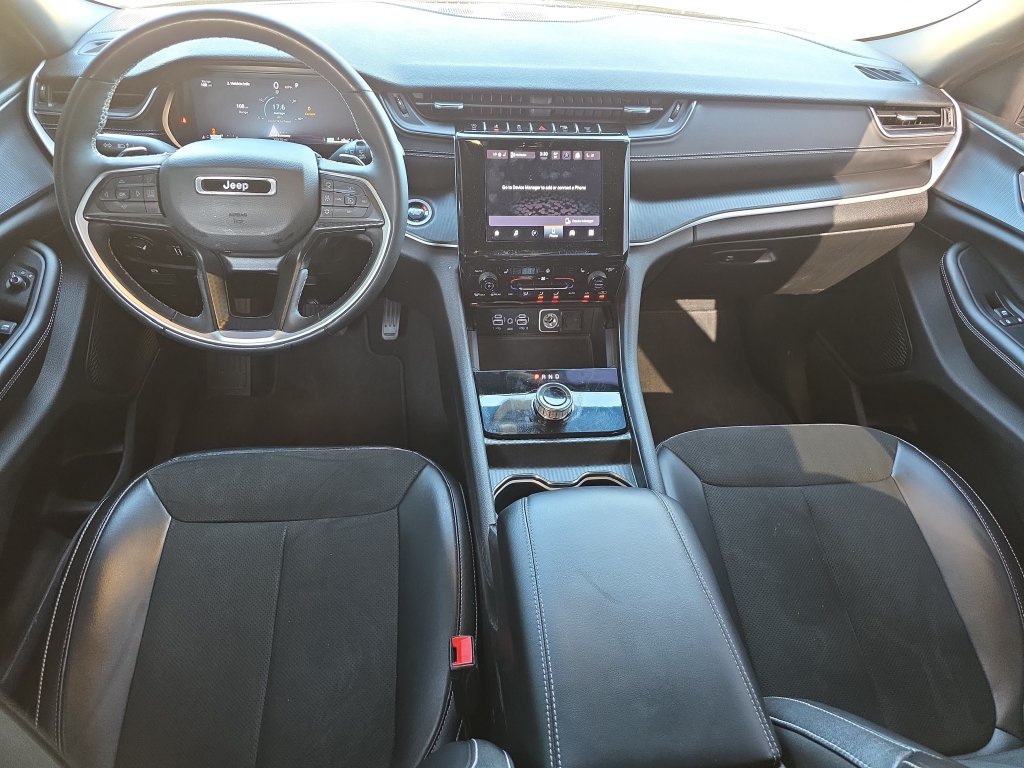 Used 2024 Jeep Grand Cherokee Altitude RWD image 17