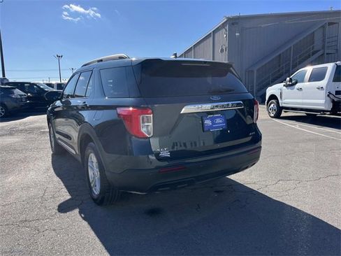 Used 2023 Ford Explorer XLT image 5