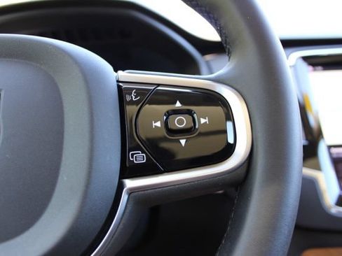 Certified 2023 Volvo XC90 B6 Plus w/ Protection Package Premier AWD/4WD image 32