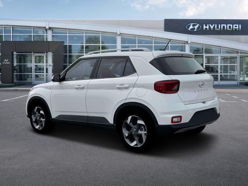 New 2026 Hyundai Venue SEL FWD image 4