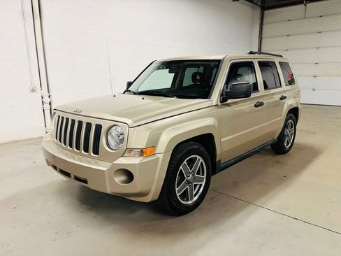 Used 2009 Jeep Patriot Sport FWD image 2