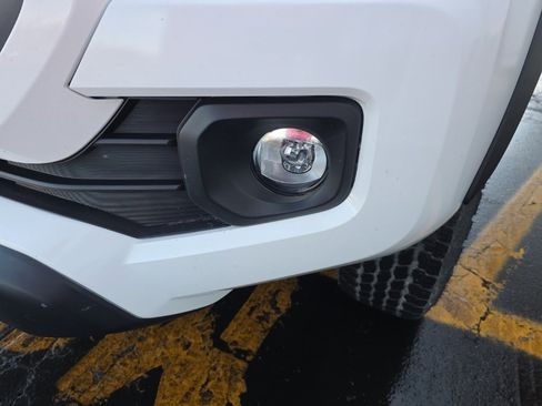 Used 2022 Toyota Tacoma TRD Off-Road image 12