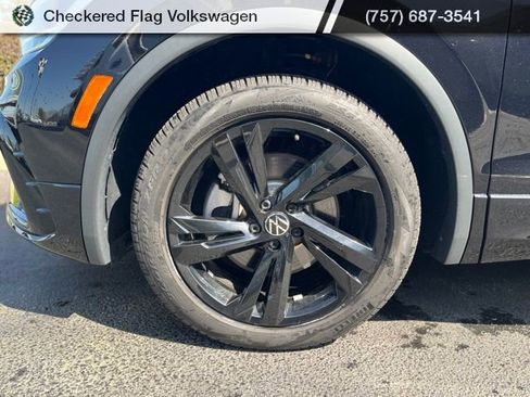 Used 2023 Volkswagen Tiguan SE R-Line image 5