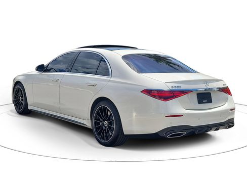 Used 2022 Mercedes-Benz S 580 4MATIC Sedan image 3