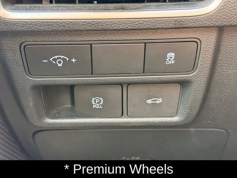 Certified 2025 Hyundai Sonata SEL FWD image 28