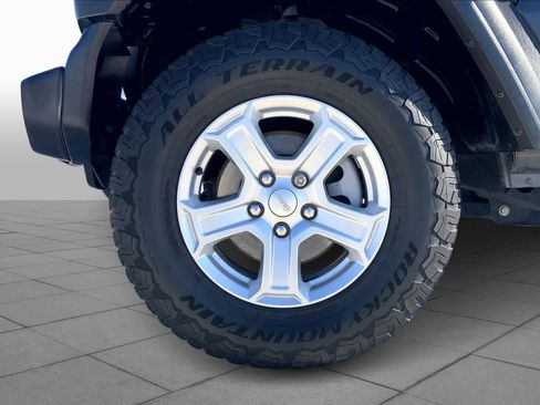 Used 2019 Jeep Wrangler Unlimited Sport S AWD/4WD image 11