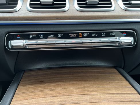 Used 2025 Mercedes-Benz GLE 450 450 4MATIC Coupe w/ Driver Assistance Package image 29