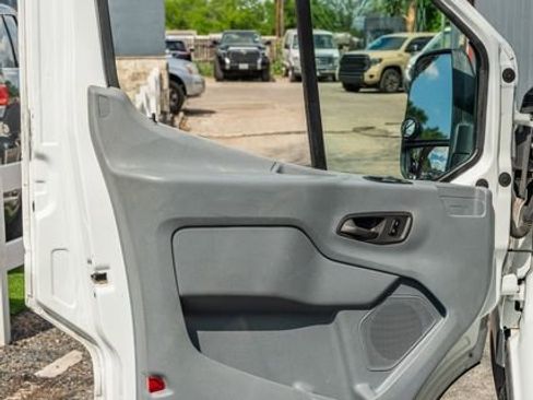 Used 2015 Ford Transit 250 130 Low Roof w/ Exterior Upgrade Package RWD image 17