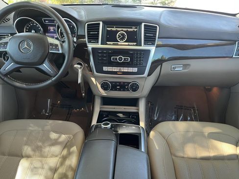 Used 2014 Mercedes-Benz GL 450 4MATIC image 41