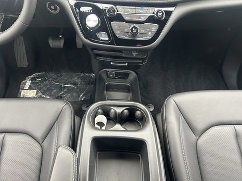 New 2026 Chrysler Pacifica Select AWD/4WD image 15