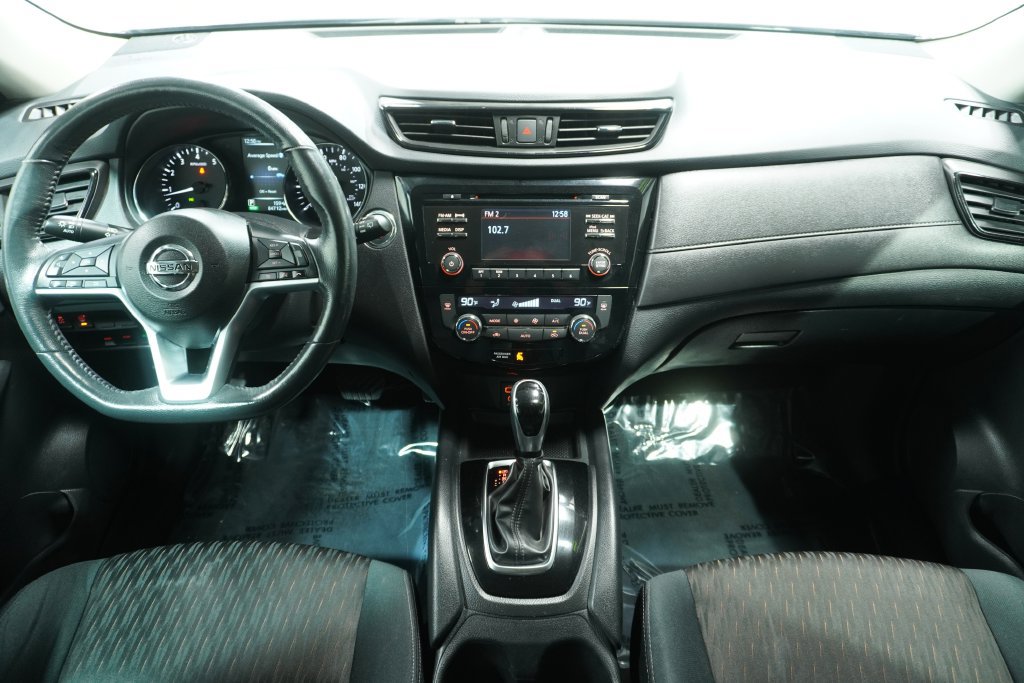 Used 2017 Nissan Rogue SV AWD/4WD image 14
