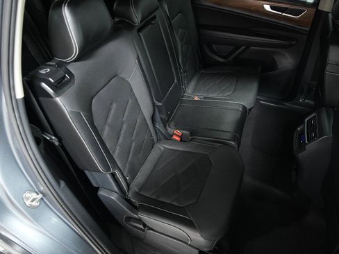 Used 2024 Volkswagen Atlas SE image 15