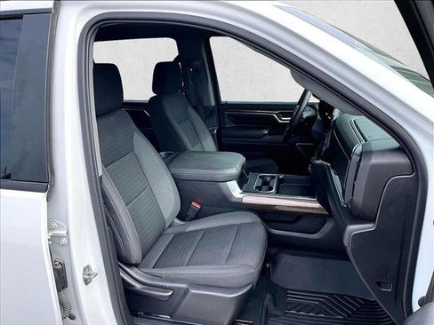 Used 2024 Chevrolet Silverado 2500 LT AWD/4WD image 9