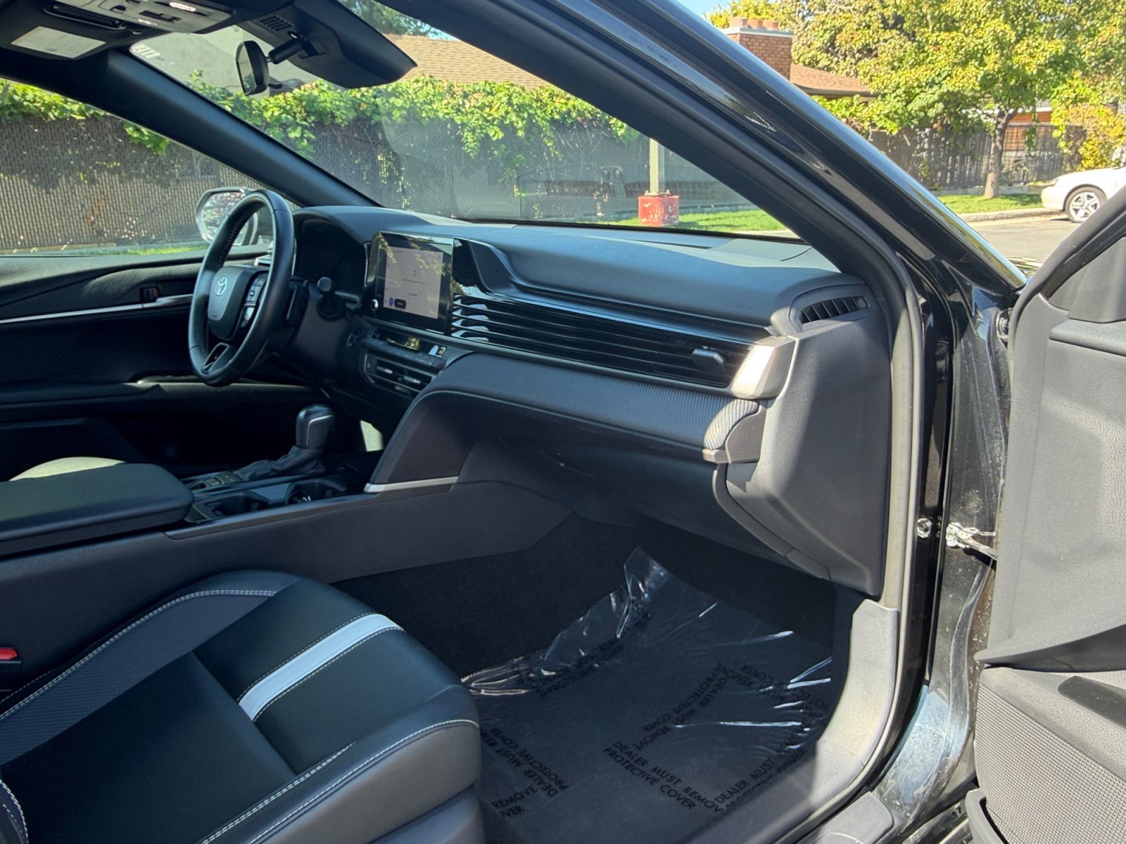 Used 2025 Toyota Camry SE FWD image 27