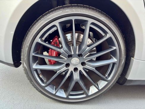 Used 2014 Maserati Quattroporte GTS RWD image 14