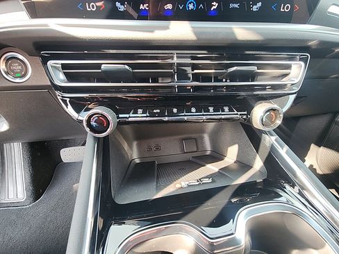 New 2026 Chevrolet Traverse LT w/ Driver Confidence Package image 23