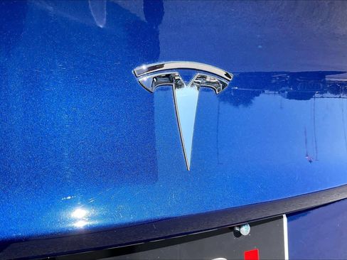 Used 2018 Tesla Model 3 Mid Range image 27