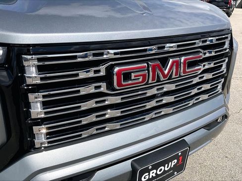 Used 2024 GMC Canyon Denali image 30