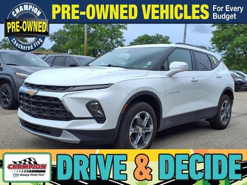 Used 2023 Chevrolet Blazer LT FWD image 1
