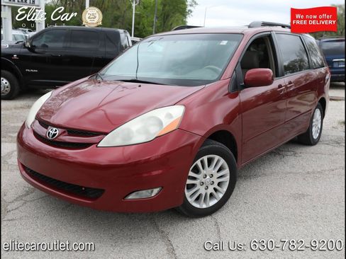 Used 2010 Toyota Sienna XLE FWD image 1
